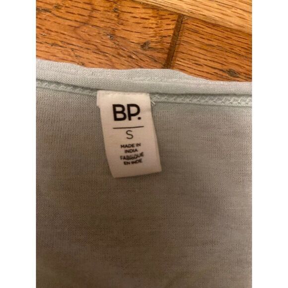 NWOT, BP women's pale, thin, low neck short sleeve casual shirt size small - Picture 5 of 8